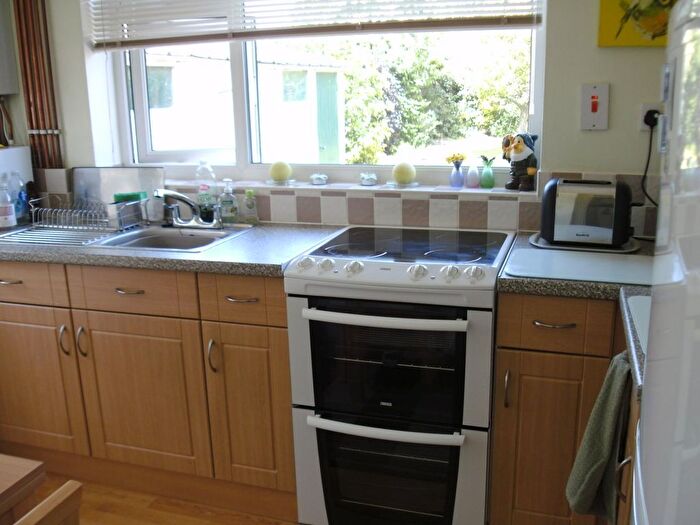 2 Bedroom Bungalow To Rent In Heathfield Close, North Petherton, Bridgwater, TA6