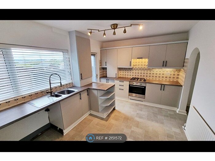 3 Bedroom End Of Terrace House To Rent In Chorley Road, Westhoughton, Bolton, BL5