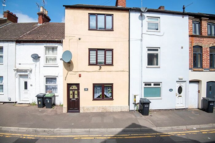 3 Bedroom Terraced House For Sale In Great Park Street, Wellingborough, NN8
