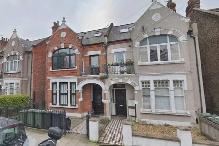 1 Bedroom Flat To Rent In Gleneldon Road, Streatham, SW16