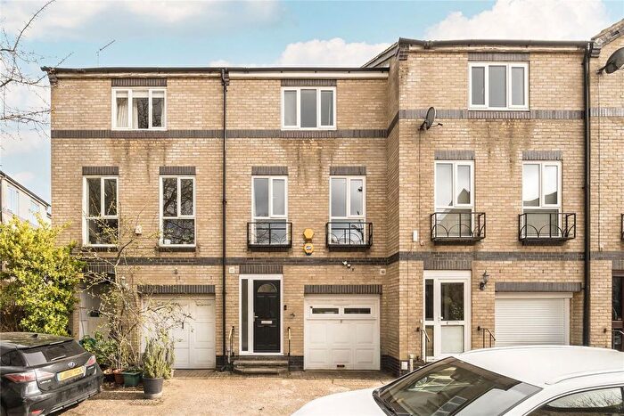 4 Bedroom Terraced House To Rent In Cookham Crescent, Rotherhithe, SE16