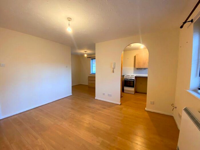Studio For Sale In Somerset Gardens, Tottenham, N17