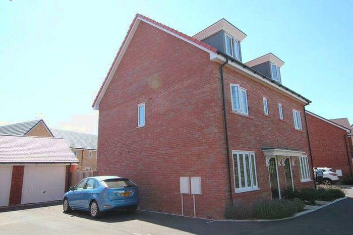 3 Bedroom Semi-Detached House To Rent In Parsley Place, Melksham, SN12