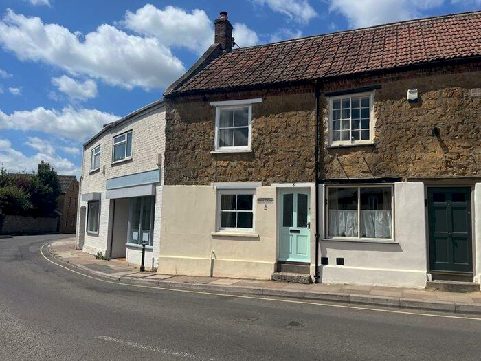 2 Bedroom Cottage To Rent In Woodcock Street, Castle Cary, BA7