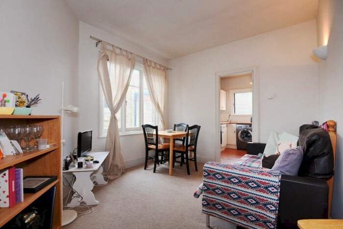2 Bedroom Flat To Rent In Filmer Road, London, SW6