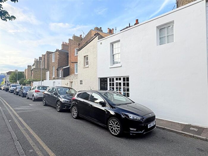 1 Bedroom Cottage To Rent In Liverpool Lawn, Ramsgate, CT11