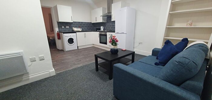 2 Bedroom Flat To Rent In Flat, Mundy Place, CF24