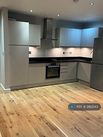 2 Bedroom Maisonette To Rent In Oval, East Croydon, CR0
