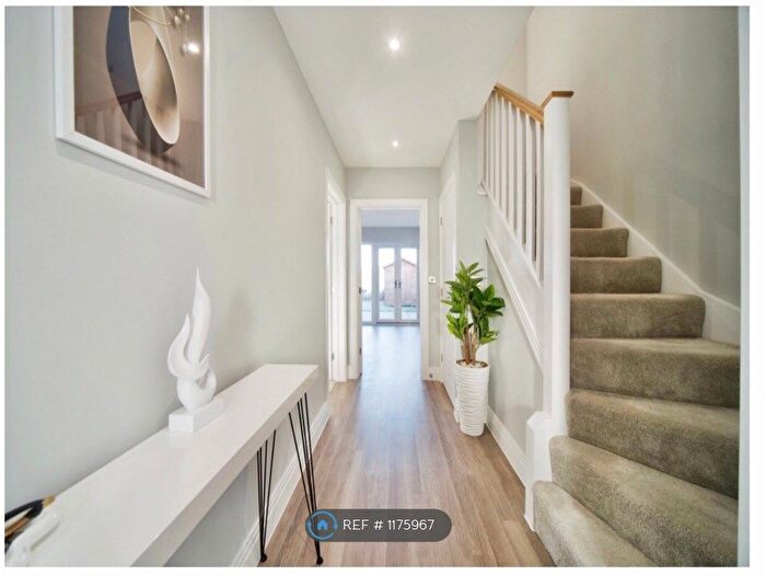 3 Bedroom Semi-Detached House To Rent In Nazeing, Waltham Abbey, EN9