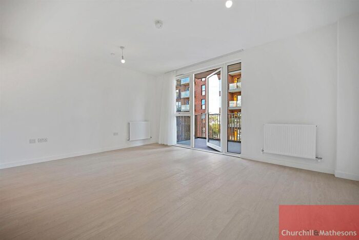 1 Bedroom Flat To Rent In Nuthatch Apartments, Shearwater Drive, Hendon Waterside, London, NW9