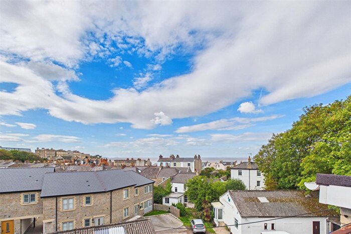 3 Bedroom Flat For Sale In Alexandra Road, Clevedon, BS21