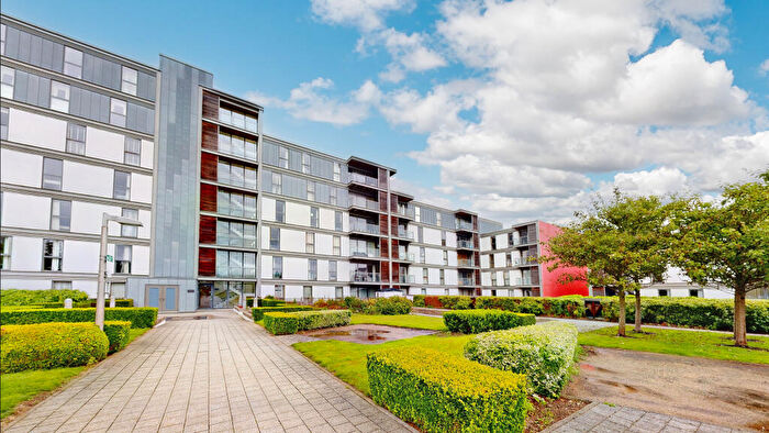 3 Bedroom Apartment To Rent In Garnet House, MK9