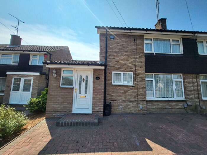 3 Bedroom Semi Detached House To Rent In Luton, LU4