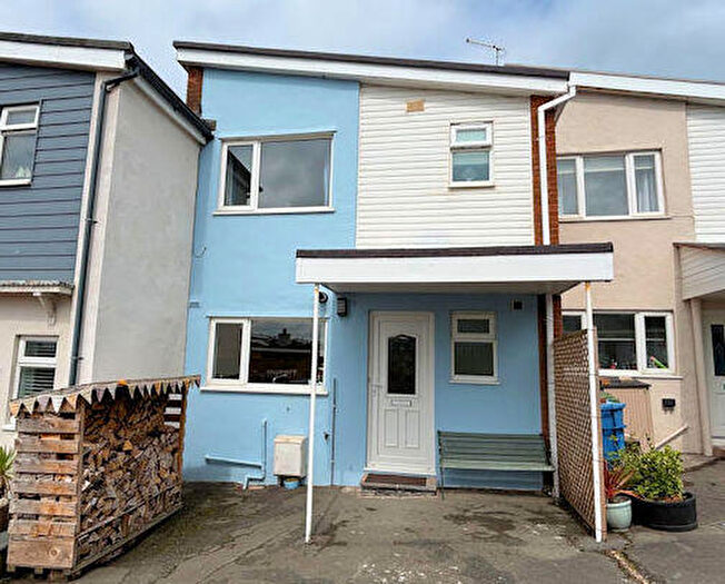 3 Bedroom Terraced House For Sale In Tyddyn Isaf, Aberdyfi, Gwynedd, LL35