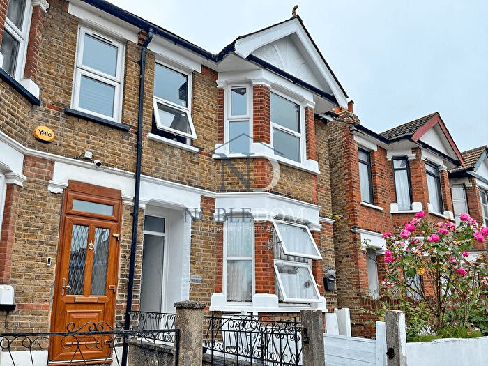 2 Bedroom Flat To Rent In Uxbridge Road, Hayes, UB4