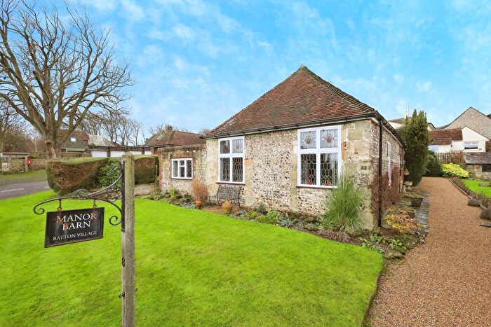 4 Bedroom Detached House For Sale In Manor Way, Eastbourne, BN20