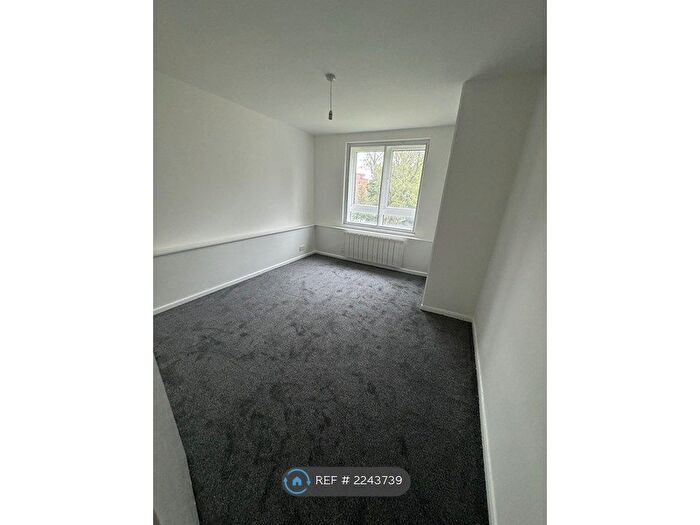 2 Bedroom Flat To Rent In London, Bermondsey, SE16