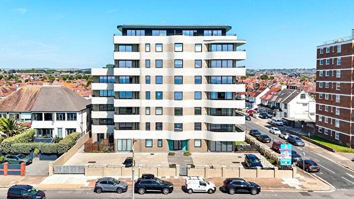 2 Bedroom Flat For Sale In - Kingsway, Hove, East Sussex, BN3