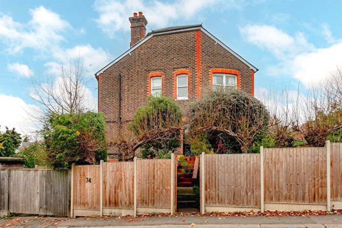 2 Bedroom Semi Detached House For Sale In Woodlands Road, Redhill, RH1