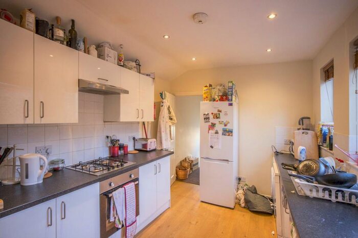 6 Bedroom Maisonette To Rent In Holmwood Grove, Newcastle Upon Tyne, NE2