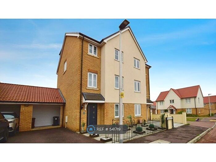 6 Bedroom Semi-Detached House To Rent In Sparrow Drive, Chattenden, Rochester, ME3