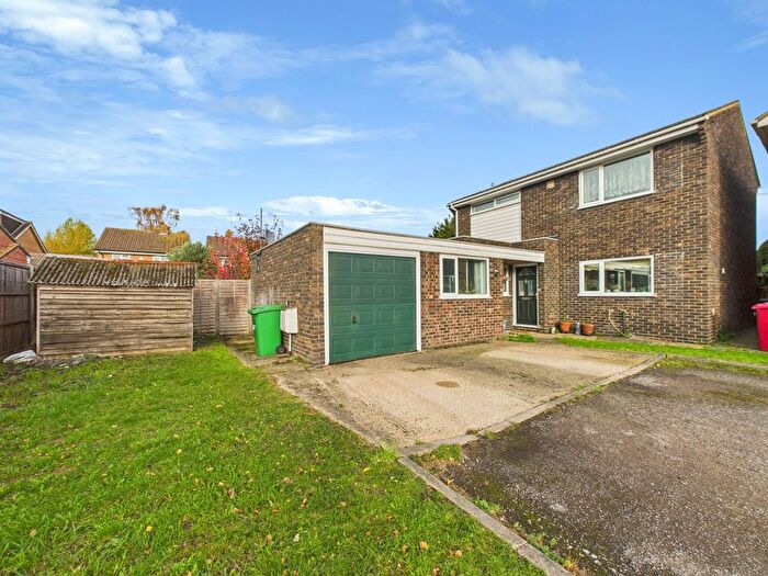 4 Bedroom Detached House For Sale In Sherborne Close, Colnbrook, Berkshire, SL3