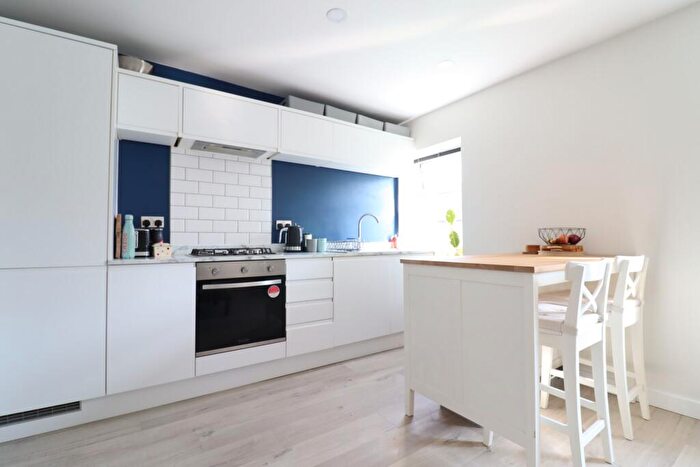 1 Bedroom Flat To Rent In Bradley Street, Cardiff, CF24