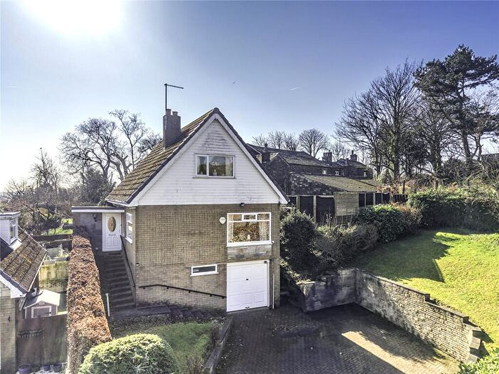 3 Bedroom Detached House For Sale In Dewhirst Way, Rochdale, Greater Manchester, OL12