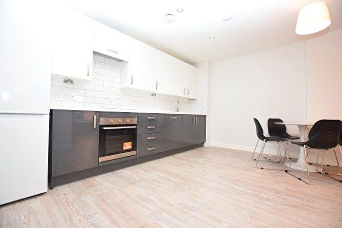 2 Bedroom Flat To Rent In Acorn Street, Sheffield, S3
