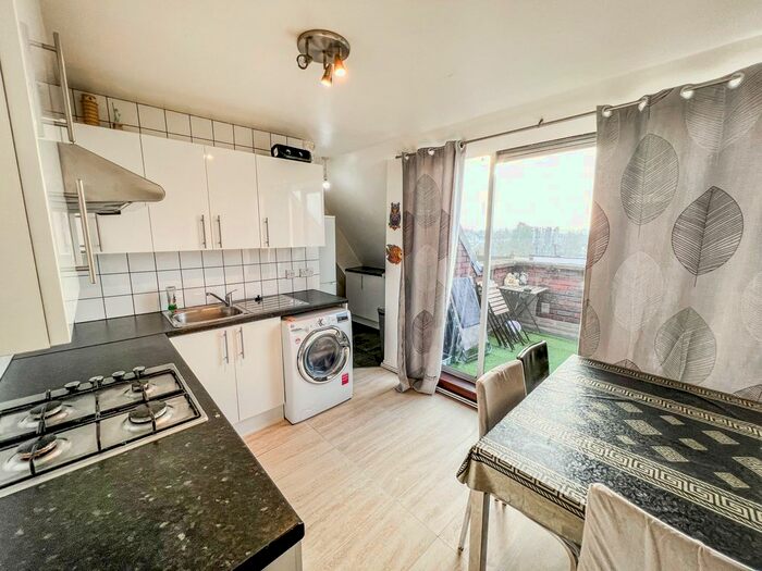 2 Bedroom Flat To Rent In Kingsbury Road, London, NW9