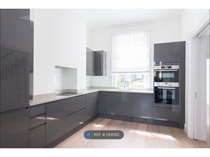 3 Bedroom Maisonette To Rent In Oakington Road, London, W9