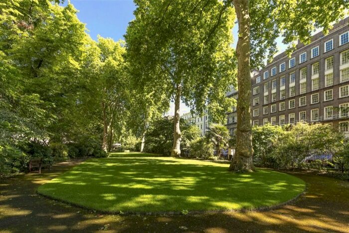 3 Bedroom Flat To Rent In Lowndes Square, London, SW1X