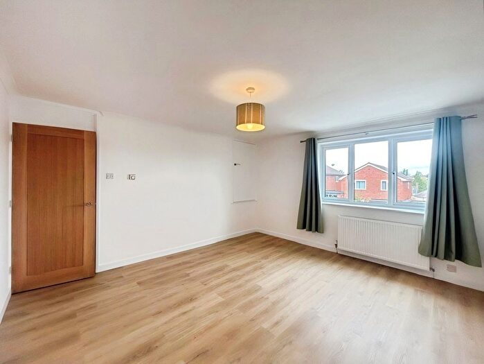 2 Bedroom Flat To Rent In Brecknell Rise, Kidderminster, Worcestershire, DY10