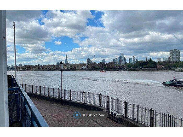 2 Bedroom Flat To Rent In Blenheim Court, London, SE16