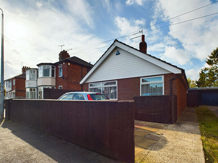 2 Bedroom Detached Bungalow For Sale In Golf Links Road, Hull, HU6