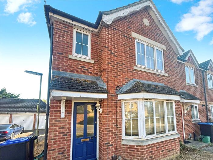 5 Bedroom End Of Terrace House To Rent In Nightingale Shott, Egham, Surrey, TW20