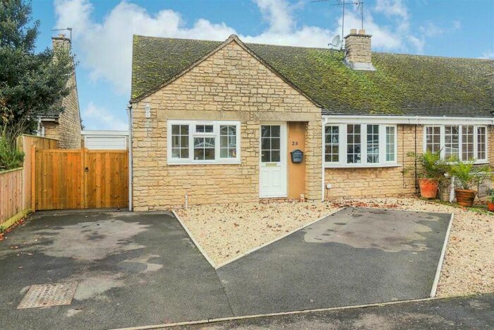 3 Bedroom House To Rent In Claydon, OX17