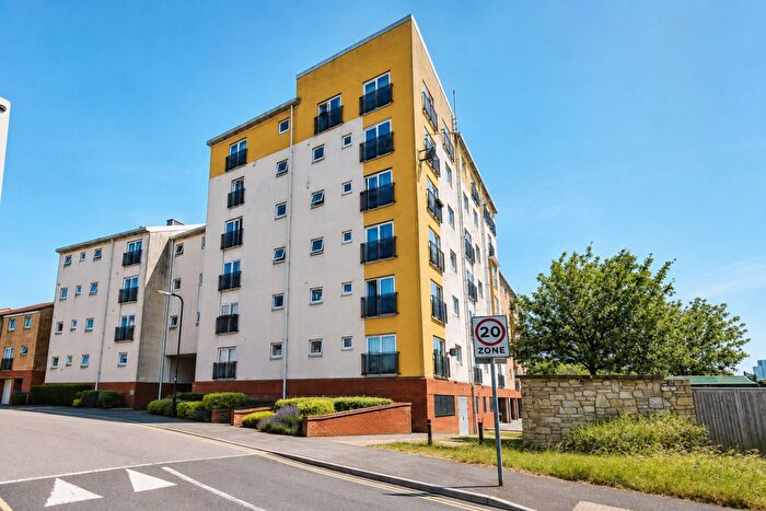 2 Bedroom Flat To Rent In Carpathia Drive, Southampton, SO14
