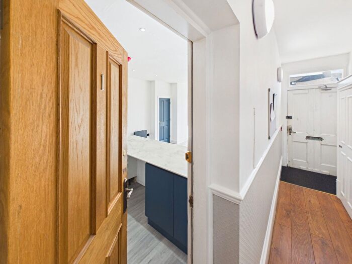 1 Bedroom Studio For Sale In Esplanade, Whitby, YO21