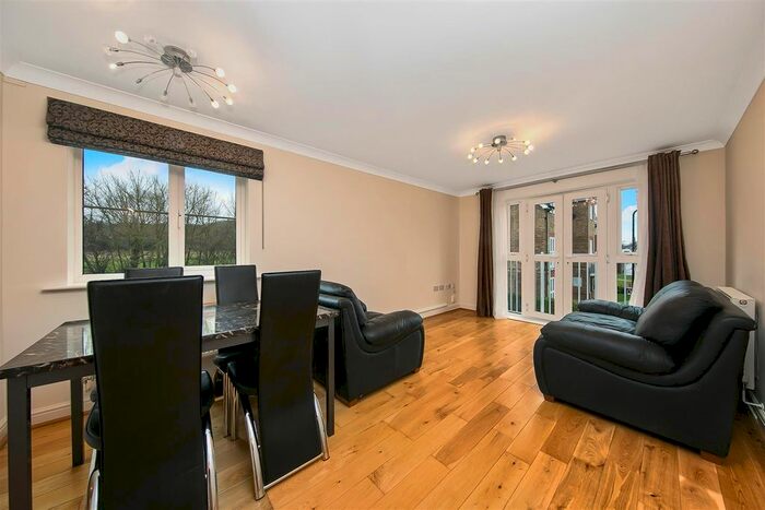 1 Bedroom Flat To Rent In Gilbert White Close, Perivale, Greenford, UB6