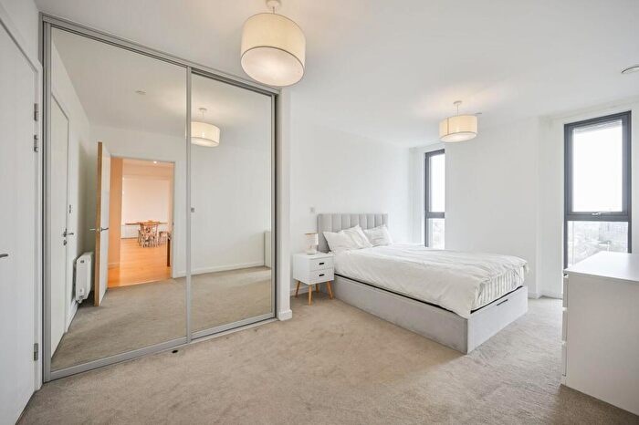 2 Bedroom Flat To Rent In Gateway Apartments, Walthamstow Central, Walthamstow, London, E17