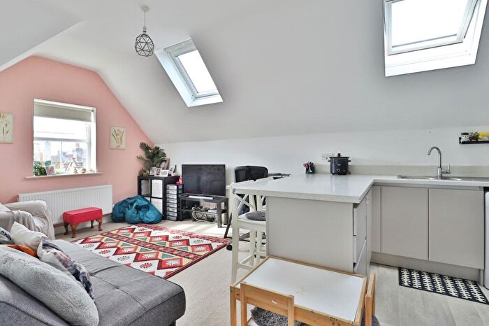 2 Bedroom Flat For Sale In Ashley Road, Bournemouth, Dorset, BH1
