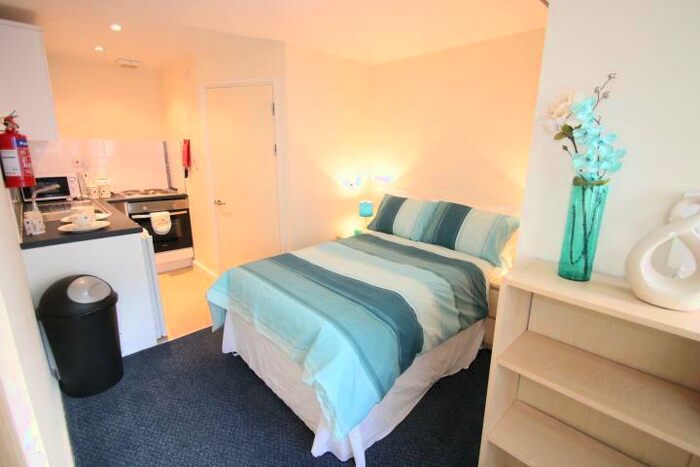 Studio To Rent In St. Lawrence Road, Plymouth, Devon, PL4