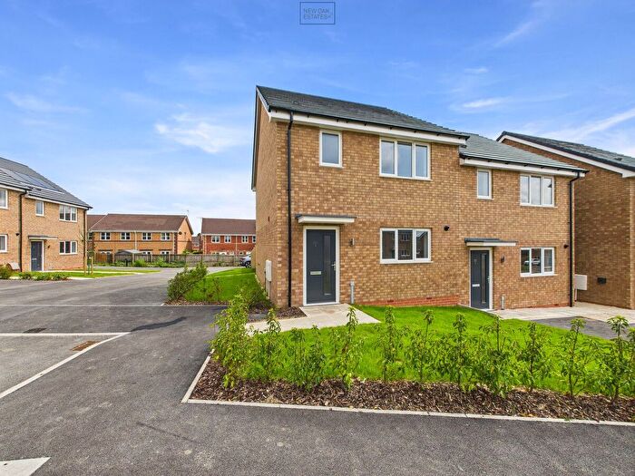 3 Bedroom Semi Detached House To Rent In Beeley Close, North Wingfield, S42