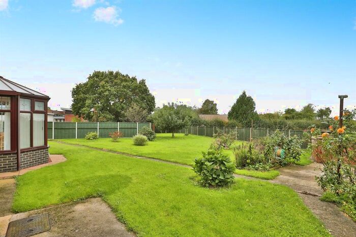 3 Bedroom Detached Bungalow For Sale In Norwich Road, Yaxham, Dereham, NR19