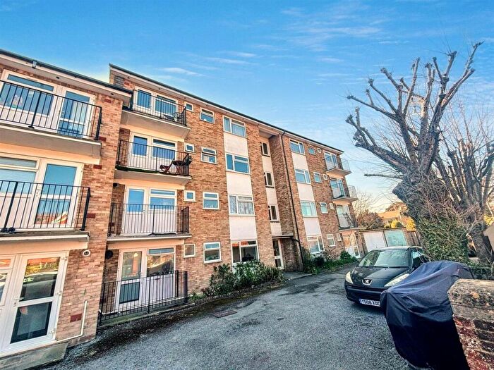 2 Bedroom Flat For Sale In Mill Road, Eastbourne, BN21