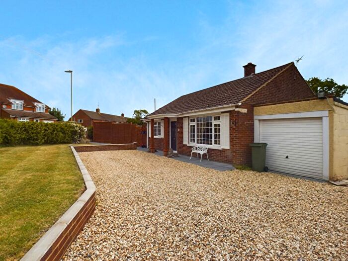 2 Bedroom Detached Bungalow For Sale In Pleasant Hill, Tadley, RG26
