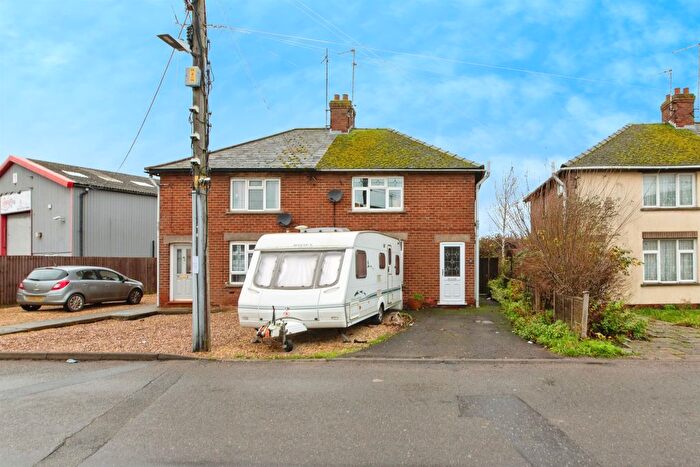 3 Bedroom Semi Detached House For Sale In Cradge Bank, Spalding, PE11