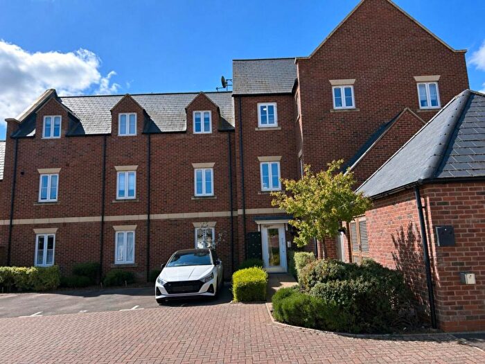 2 Bedroom Apartment For Sale In Hobby Road, Bodicote, OX15