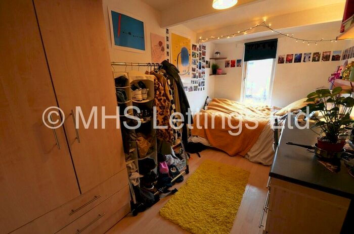 1 Bedroom Terraced House To Rent In Room, Manor Drive, Leeds, LS6